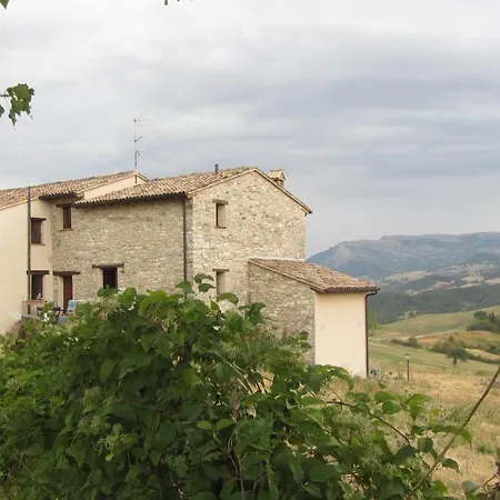 Casale Le Fontanelle 3*