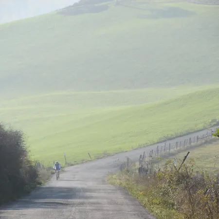 ベッド・アンド・ブレックファスト Casale Le Fontanelle 3*