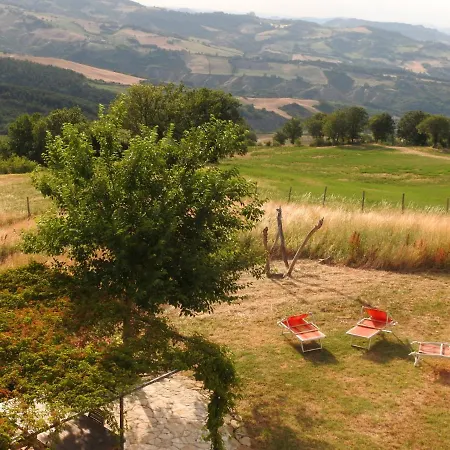 Casale Le Fontanelle Couette-café 3*
